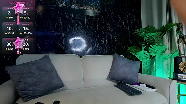 Emily Foxx01 online show from February 17, 10:31 pm