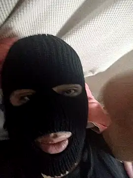 badlove42 online show from November 9, 5:36 am