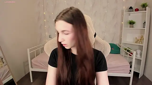 Snapshot of Miss___Eva chatting on September 16, 12:07 am Miss Eva online show from September 16, 12:07 am