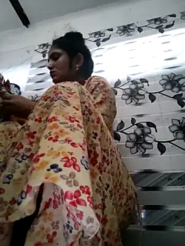 LUCKY cut online show from April 18, 2:25 am