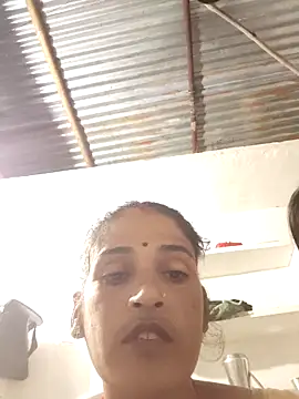 Snapshot of Nillohot chatting on October 17, 12:30 pm Nillohot online show from October 17, 12:30 pm