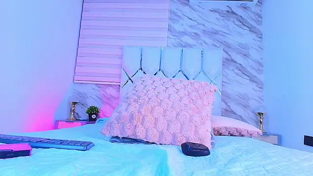 collet 1 online show from April 7, 12:07 pm