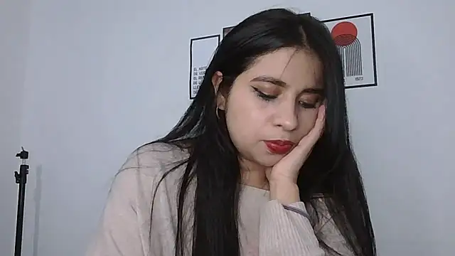 ValerieLove  online show from February 11, 10:00 pm