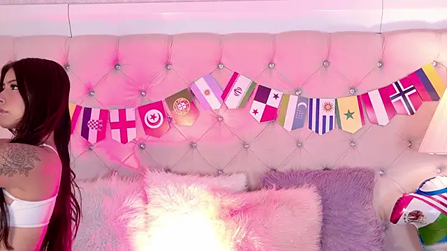 CaterinaRomano online show from June 18, 7:30 pm