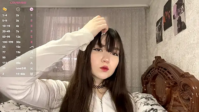 Pikmigirl18 online show from October 29, 11:14 am