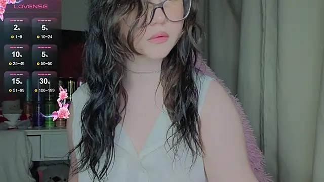 hornyprincess19 online show from December 19, 2:31 pm