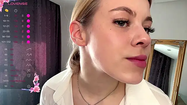 Lil Elisa online show from October 10, 10:09 am