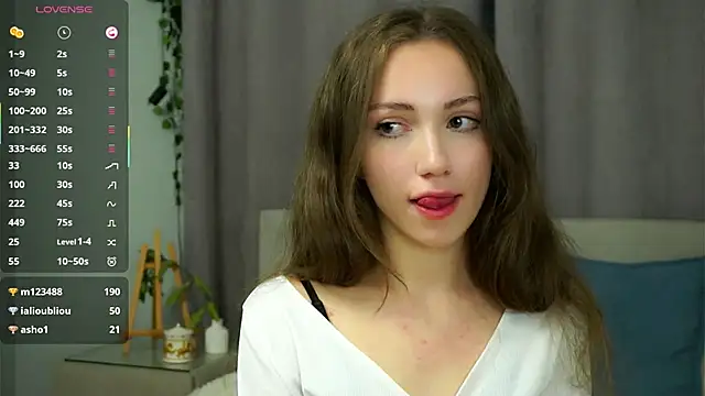 ZeniaBolich online show from October 3, 10:04 pm