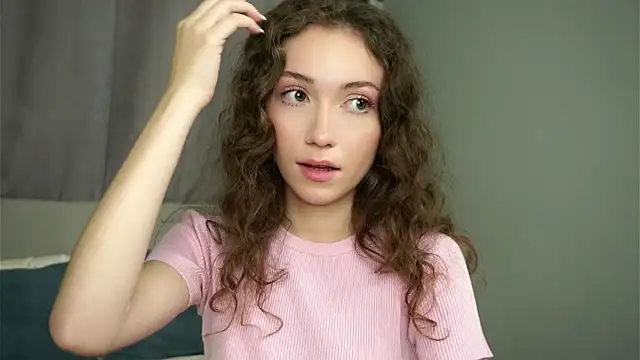 ZeniaBolich online show from September 26, 9:23 pm