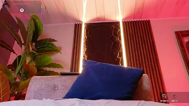 La Diabla 111  online show from September 16, 8:06 pm