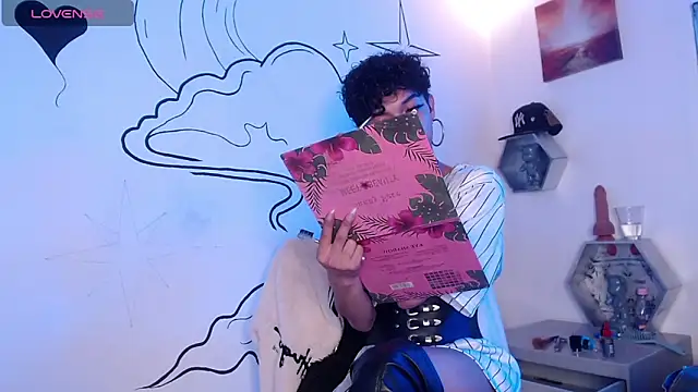 Trinity Knox online show from November 11, 4:37 pm