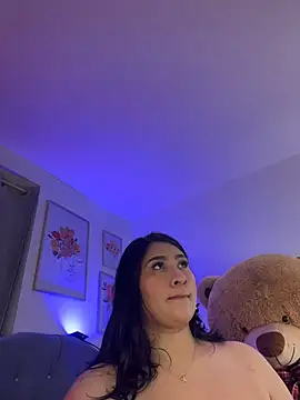 Elyross1  online show from October 18, 11:39 pm