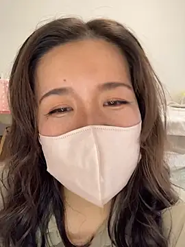 Snapshot of NATSUMI00 chatting on October 4, 5:24 am NATSUMI00 online show from October 4, 5:24 am