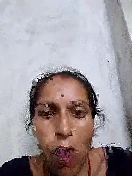 Snapshot of Sonam_shinde chatting on September 16, 4:26 pm Sonam shinde online show from September 16, 4:26 pm