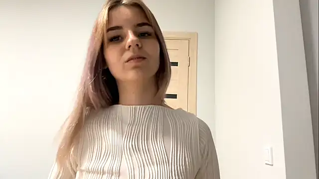 Snapshot of Denni_Spilber chatting on September 18, 5:22 pm Denni Spilber online show from September 18, 5:22 pm