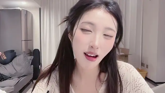Snapshot of ZhaoZhao-ZM chatting on October 15, 3:03 pm ZhaoZhao-ZM online show from October 15, 3:03 pm