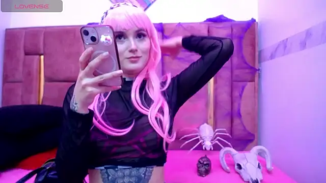 XBODTRIIPX online show from October 25, 4:42 am