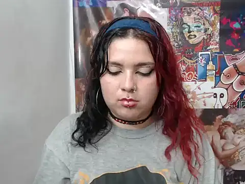 Snapshot of Curvy-Queen chatting on October 9, 3:43 am Curvy-Queen online show from October 9, 3:43 am