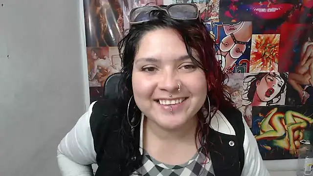 Snapshot of Curvy-Queen chatting on October 11, 10:01 pm Curvy-Queen online show from October 11, 10:01 pm