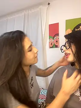 Snapshot of Sweet_and_Rous0 chatting on October 15, 4:48 am Sweet and Rous0 online show from October 15, 4:48 am