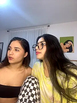 Snapshot of Sweet_and_Rous0 chatting on October 4, 4:18 am Sweet and Rous0 online show from October 4, 4:18 am