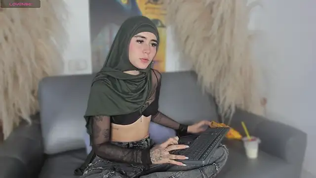 seraphine arabic online show from April 13, 1:23 pm