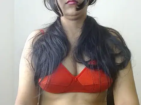 Snapshot of priya_022 chatting on October 1, 6:29 am priya 022 online show from October 1, 6:29 am