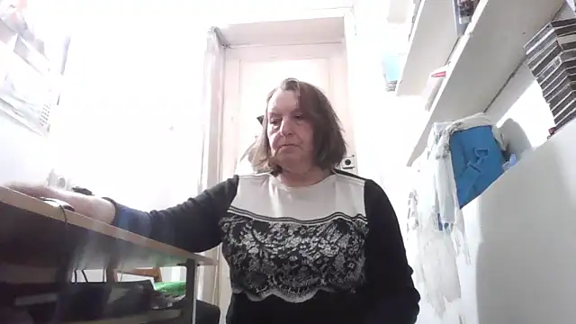 AnnaLive570 online show from March 31, 4:34 am