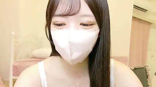 roachan  online show from March 27, 1:45 pm