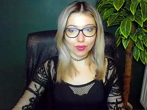 loveHeidi online show from December 17, 6:28 am