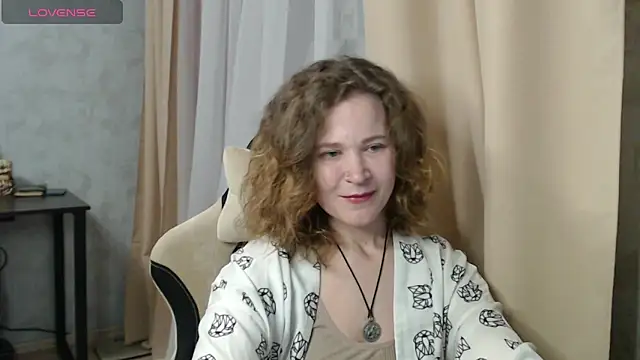 Snapshot of harpermoss chatting on October 9, 7:18 pm harpermoss online show from October 9, 7:18 pm