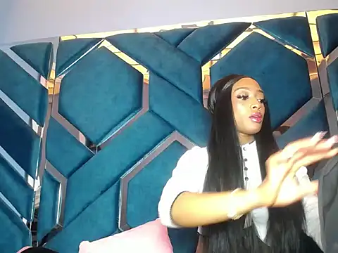 Snapshot of Lea_Sweetly chatting on October 7, 1:15 pm Lea Sweetly online show from October 7, 1:15 pm