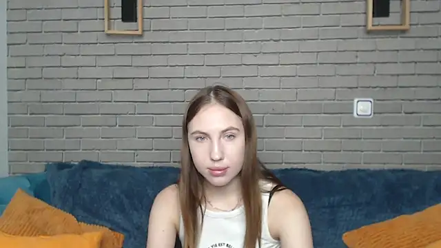 Snapshot of MellinGiG chatting on October 3, 5:01 am MellinGiG online show from October 3, 5:01 am
