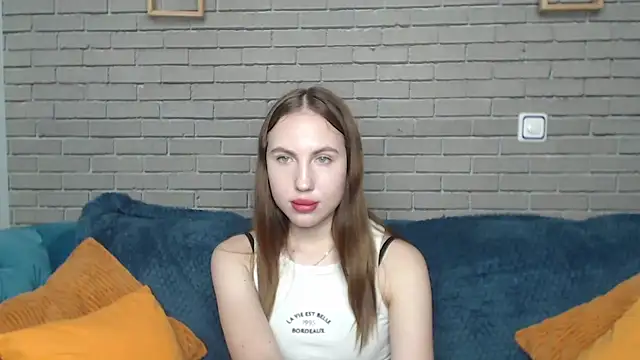 Snapshot of MellinGiG chatting on October 7, 5:23 am MellinGiG online show from October 7, 5:23 am