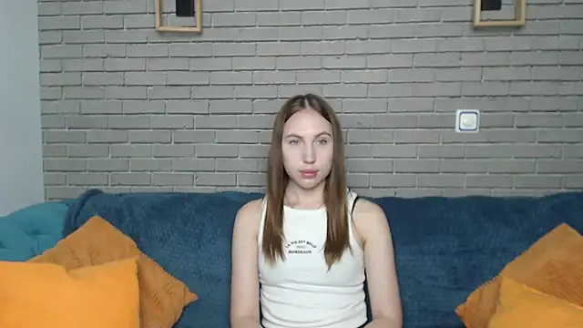 Snapshot of MellinGiG chatting on October 9, 5:00 am MellinGiG online show from October 9, 5:00 am