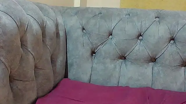 Snapshot of Amiblue_Xo chatting on October 11, 12:26 am Amiblue Xo online show from October 11, 12:26 am