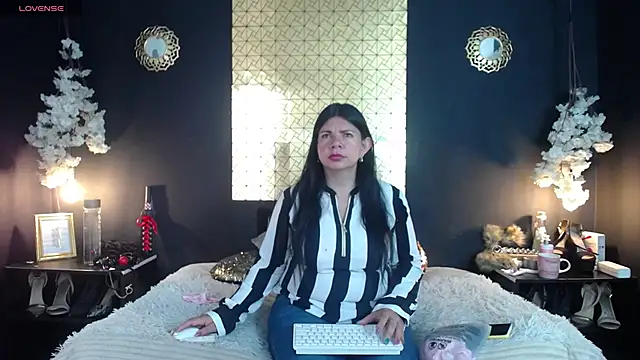 kinky momm online show from February 20, 3:02 pm