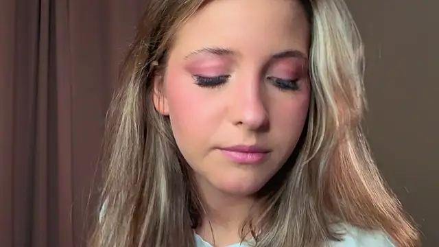 LoveSeekins online show from March 22, 7:20 pm