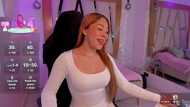 Issa Moon  online show from December 20, 9:08 pm