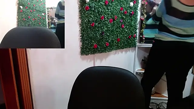 Snapshot of MIA__SPENCER chatting on September 12, 12:12 pm MIA SPENCER online show from September 12, 12:12 pm