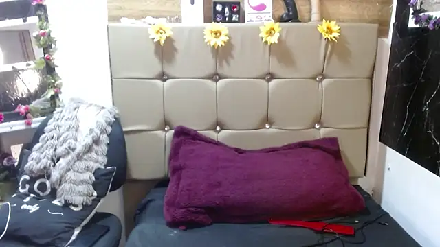 Snapshot of MIA__SPENCER chatting on October 10, 6:02 pm MIA SPENCER online show from October 10, 6:02 pm