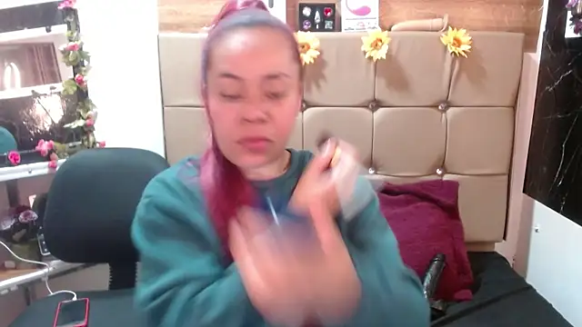 Snapshot of MIA__SPENCER chatting on October 1, 6:13 pm MIA SPENCER online show from October 1, 6:13 pm