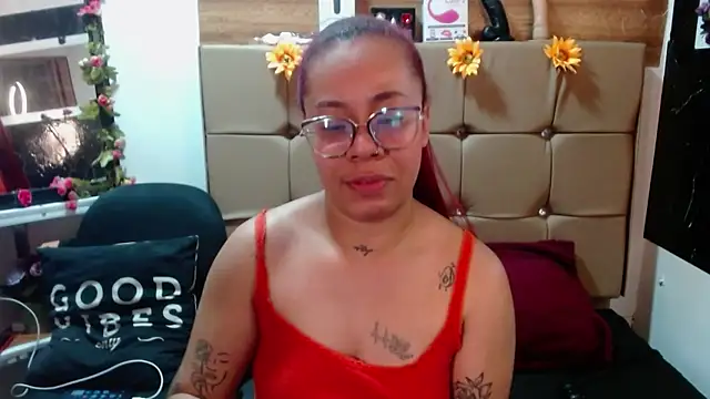 Snapshot of MIA__SPENCER chatting on October 3, 6:35 pm MIA SPENCER online show from October 3, 6:35 pm