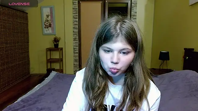 Snapshot of Lilly_Jess chatting on September 30, 6:35 pm Lilly Jess online show from September 30, 6:35 pm