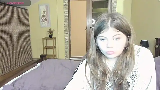 Snapshot of Lilly_Jess chatting on October 17, 7:50 pm Lilly Jess online show from October 17, 7:50 pm