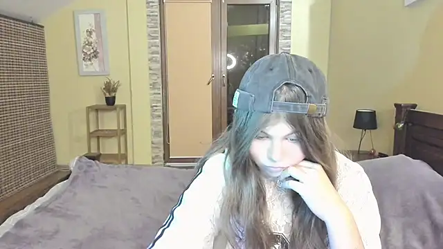 Snapshot of Lilly_Jess chatting on October 18, 7:59 pm Lilly Jess online show from October 18, 7:59 pm