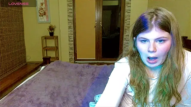 Snapshot of Lilly_Jess chatting on October 7, 6:45 pm Lilly Jess online show from October 7, 6:45 pm