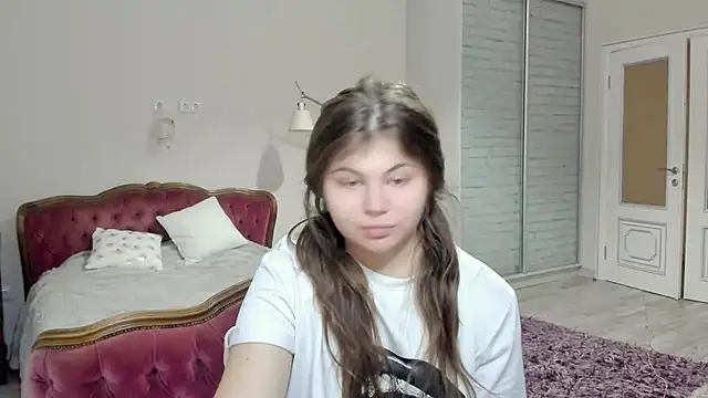 Lilly Jess online show from November 27, 7:39 pm