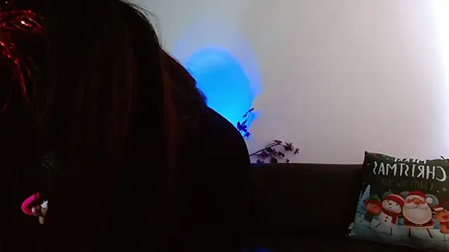 carolinerue online show from November 18, 9:16 pm