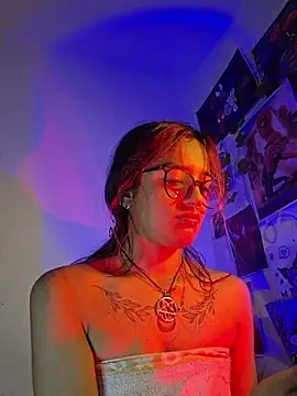 carolinerue online show from February 14, 12:40 pm